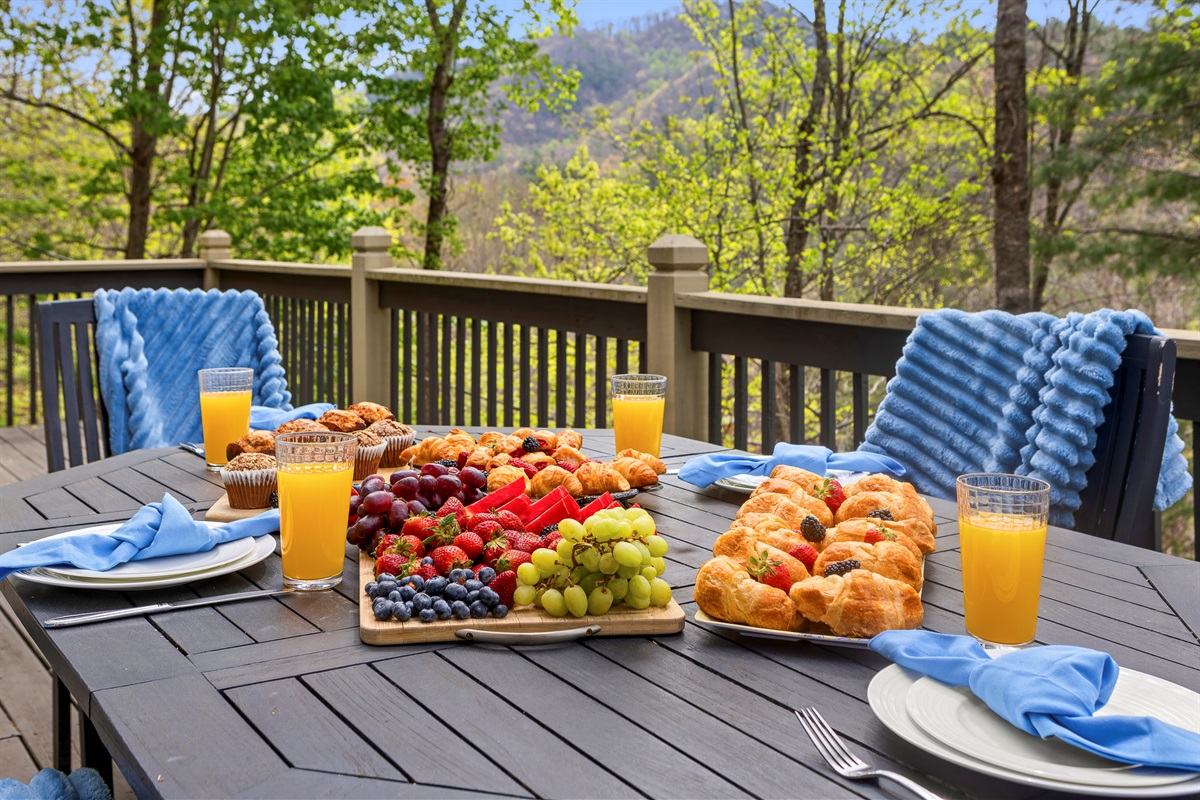 Deck: Savor delicious breakfasts while surrounded by stunning mountain views!