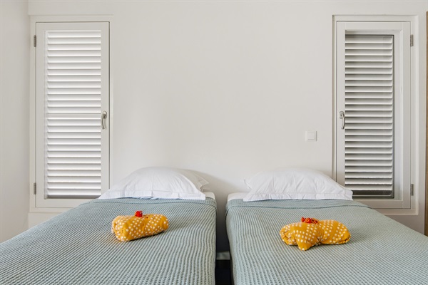 Villa Blenchi - Bedroom 2 | Ensuite