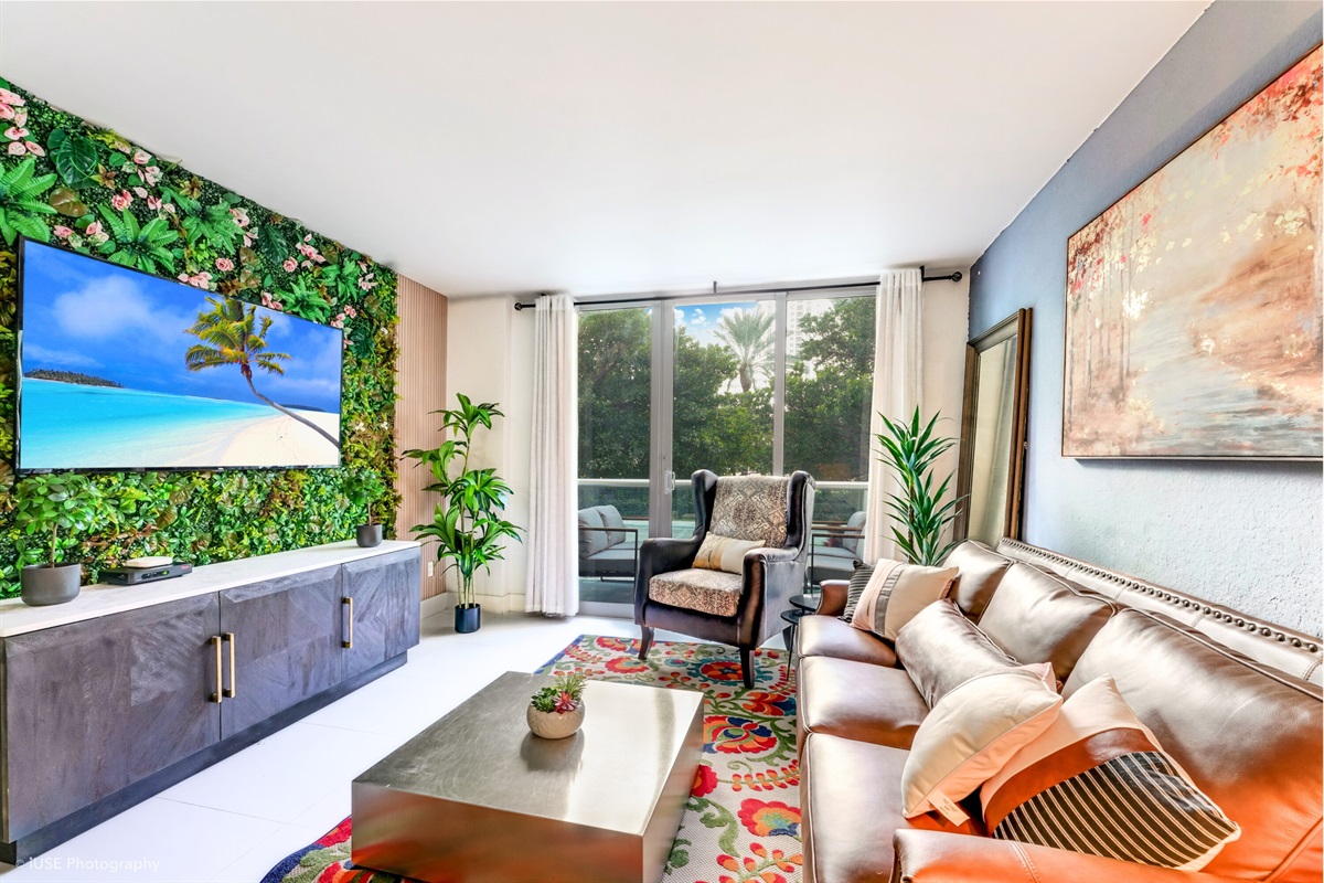 Spacious Tropical Living Room