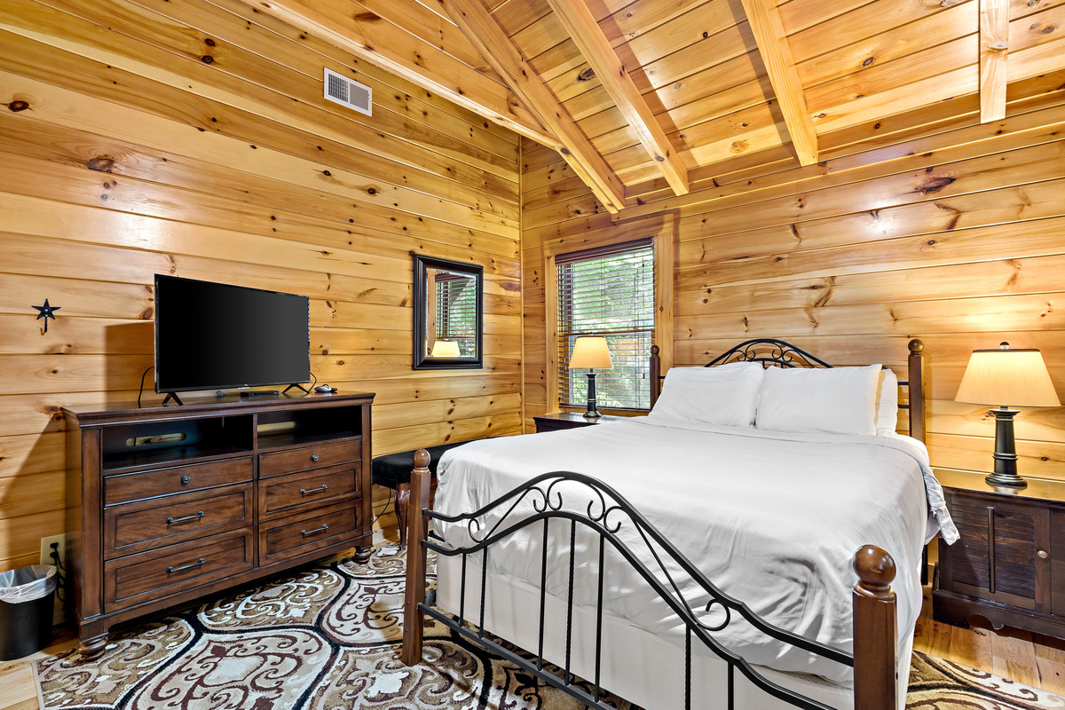 Bedroom 2 with a queen bed
