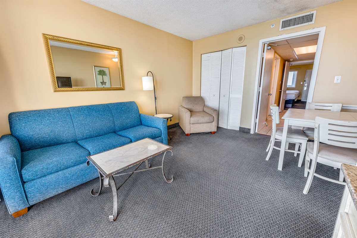 Amazing Living Room with Stunning Views🌊☀️