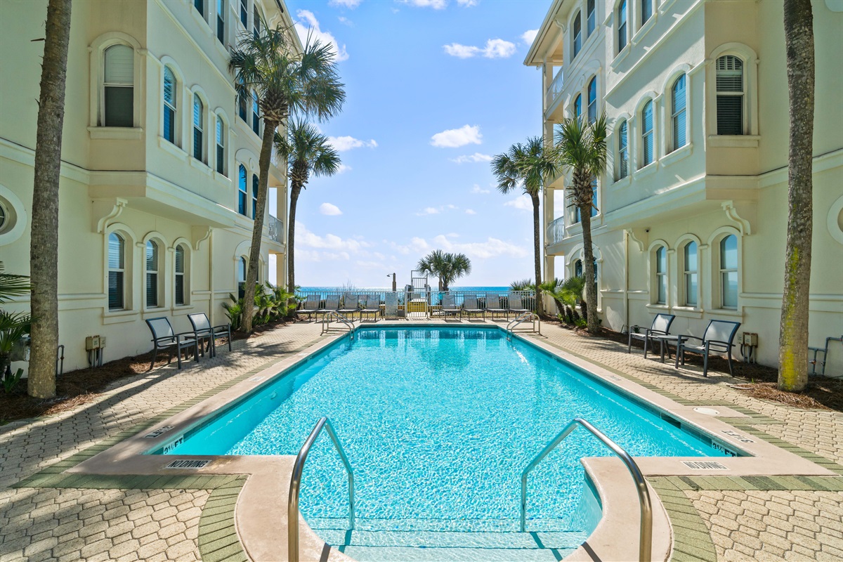 Villas at Santa Rosa Beach Pool Facing the Gulf of Mexico