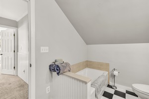 master´s bedroom bathtub