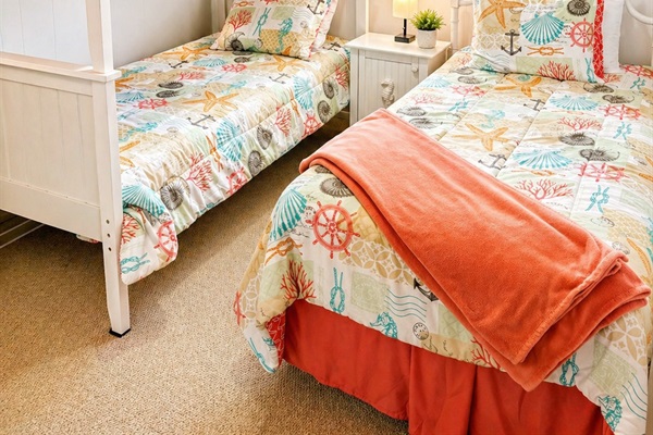 Bedroom 3, Twin bed and bunks