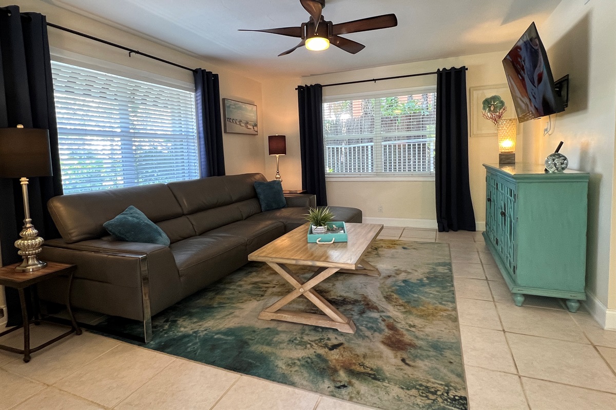 Relax in your own private space, only 2 blocks to the beach!