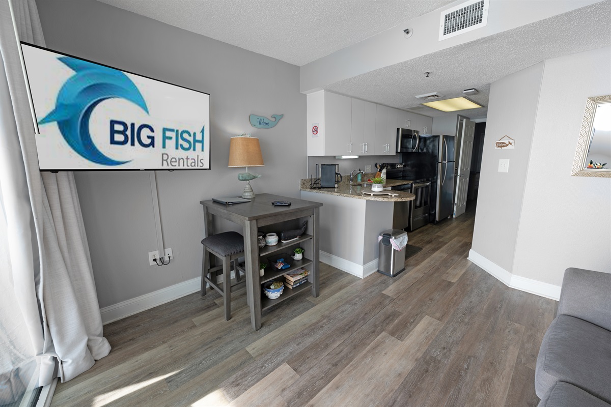 Living Room with Stunning Views🌊☀️