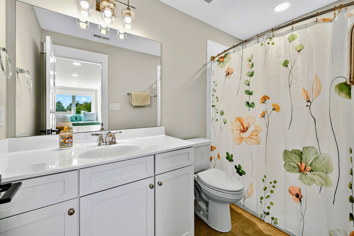 All six king bedrooms have their own full bath and all bathrooms are so tastefully color coordinated with the bedrooms.