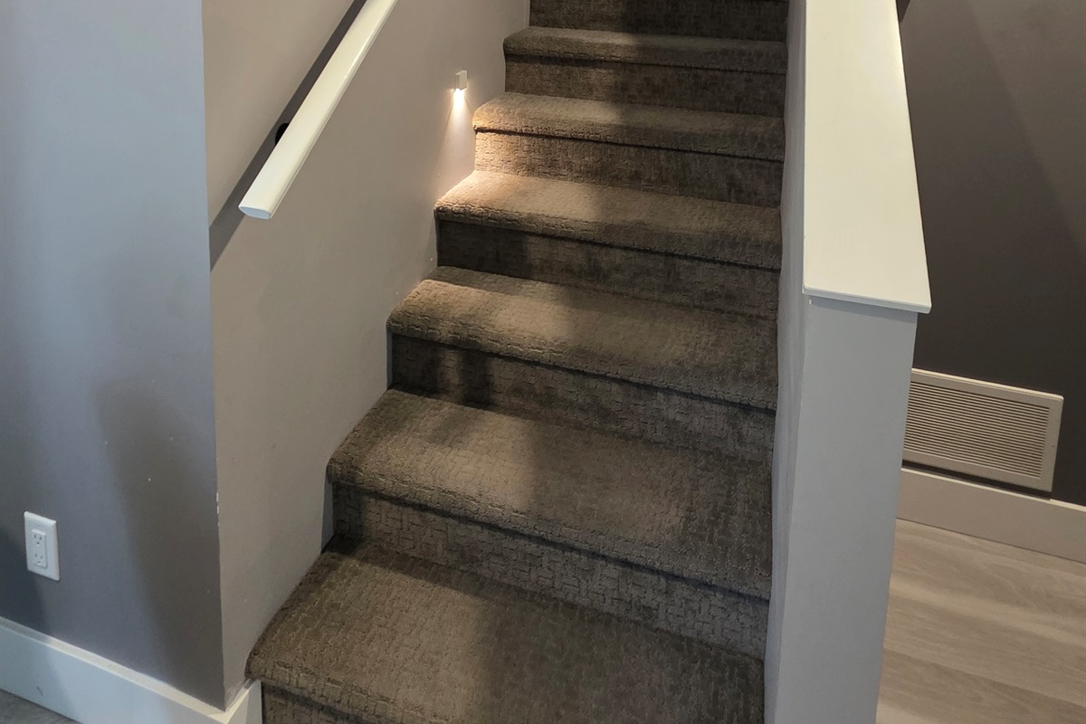 Steps to Upstairs 2 bedrooms.