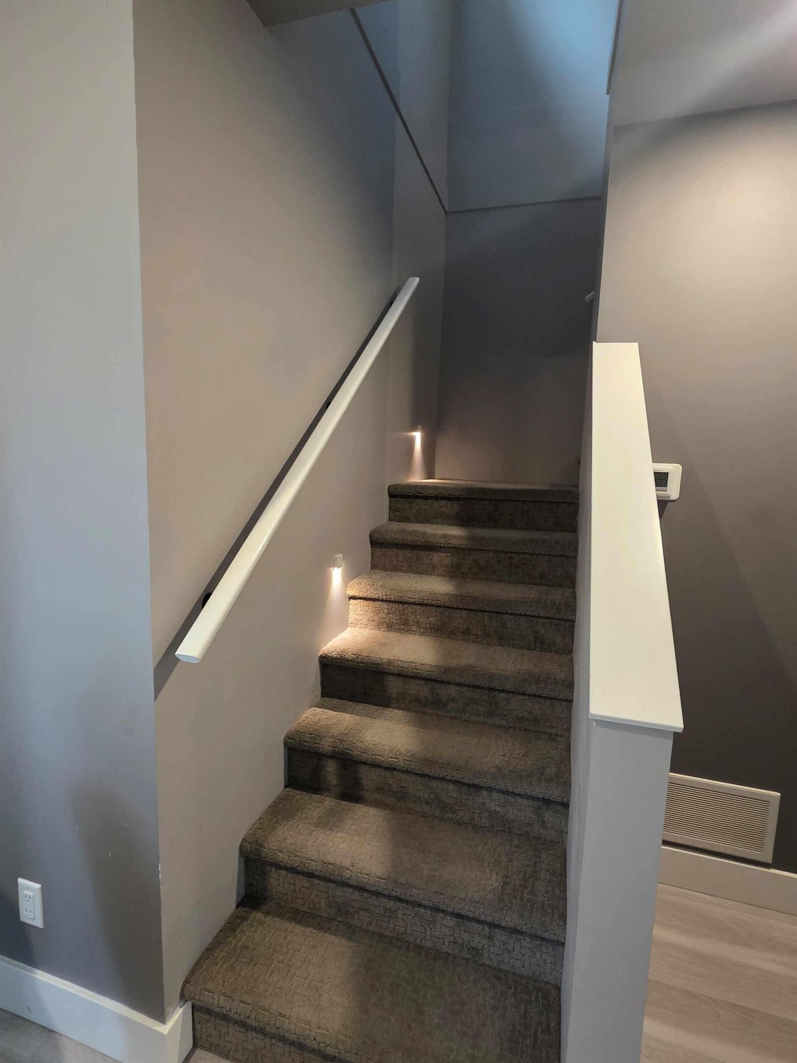 Steps to Upstairs 2 bedrooms.