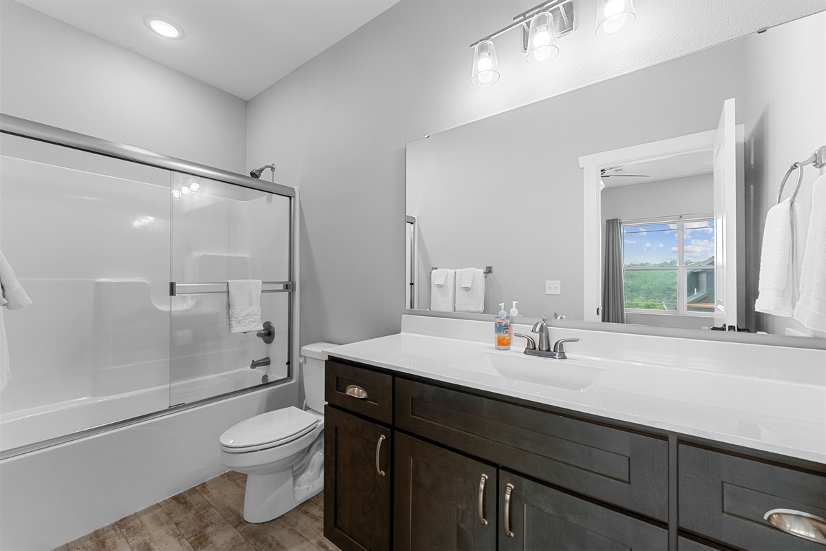 Bedroom 4 Ensuite Bathroom
