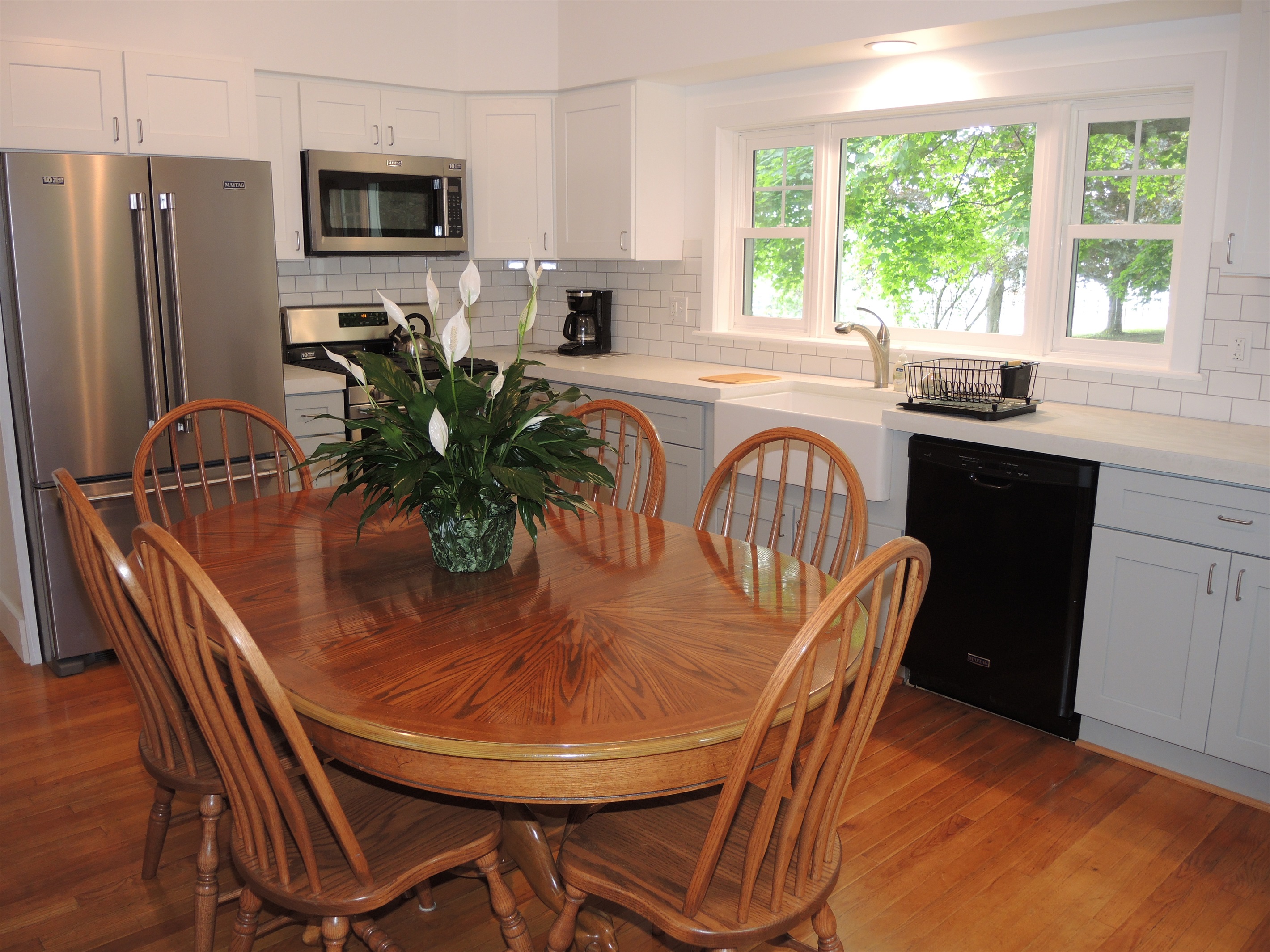 Eat-in Kitchen