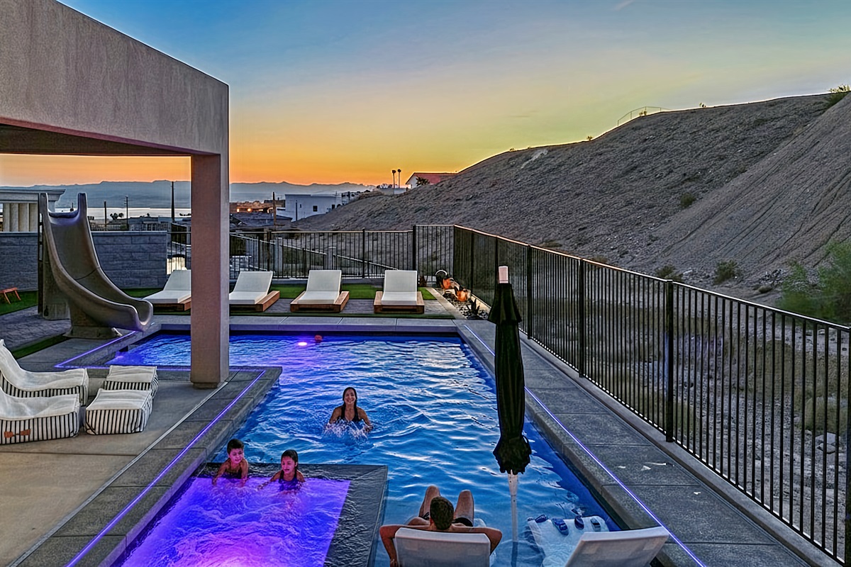 End the day in the pool with an amazing sunset!