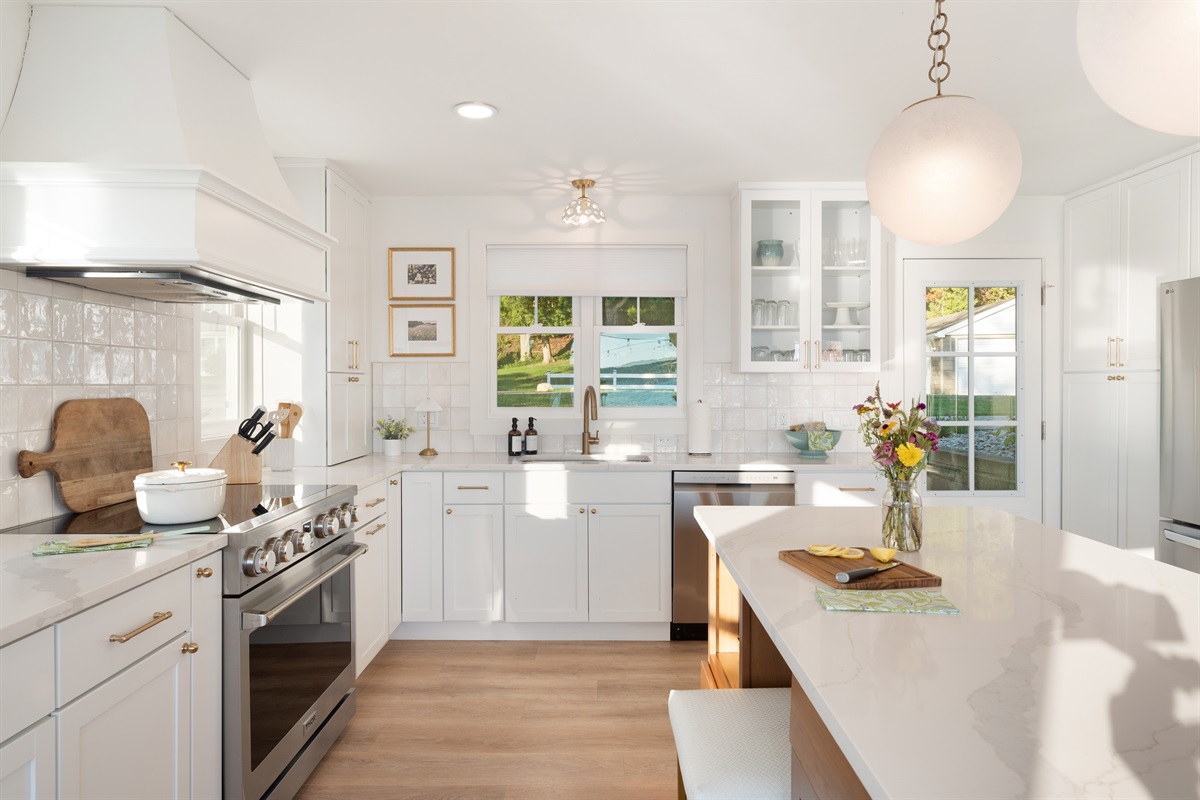 The dishwasher will help keep the dishes at bay, but don't forget to grab a seat to chat with friends. 