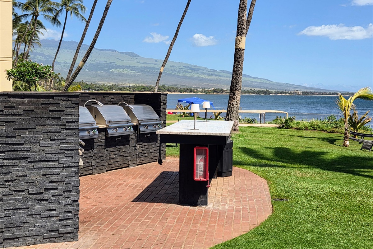 Nicely remodeled oceanfront BBQ area, the best place to view sunset while cooking