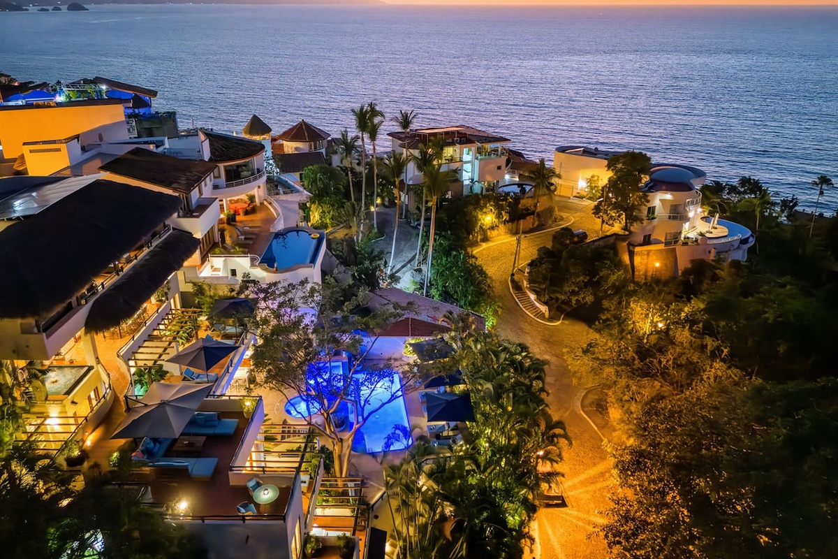 Villa Primrose - Night View