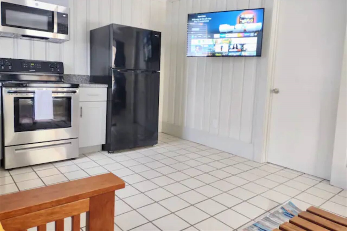 Deep Creek Lodge Apartment Sleeps 4! LIV! Stays