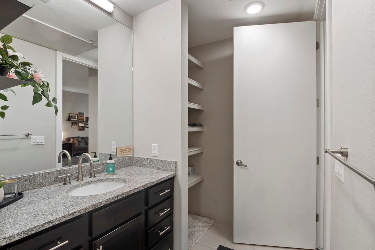 Large bathroom with Walk-in Shower. Towels, Shampoo, Conditioner, Body Soap, Dryer