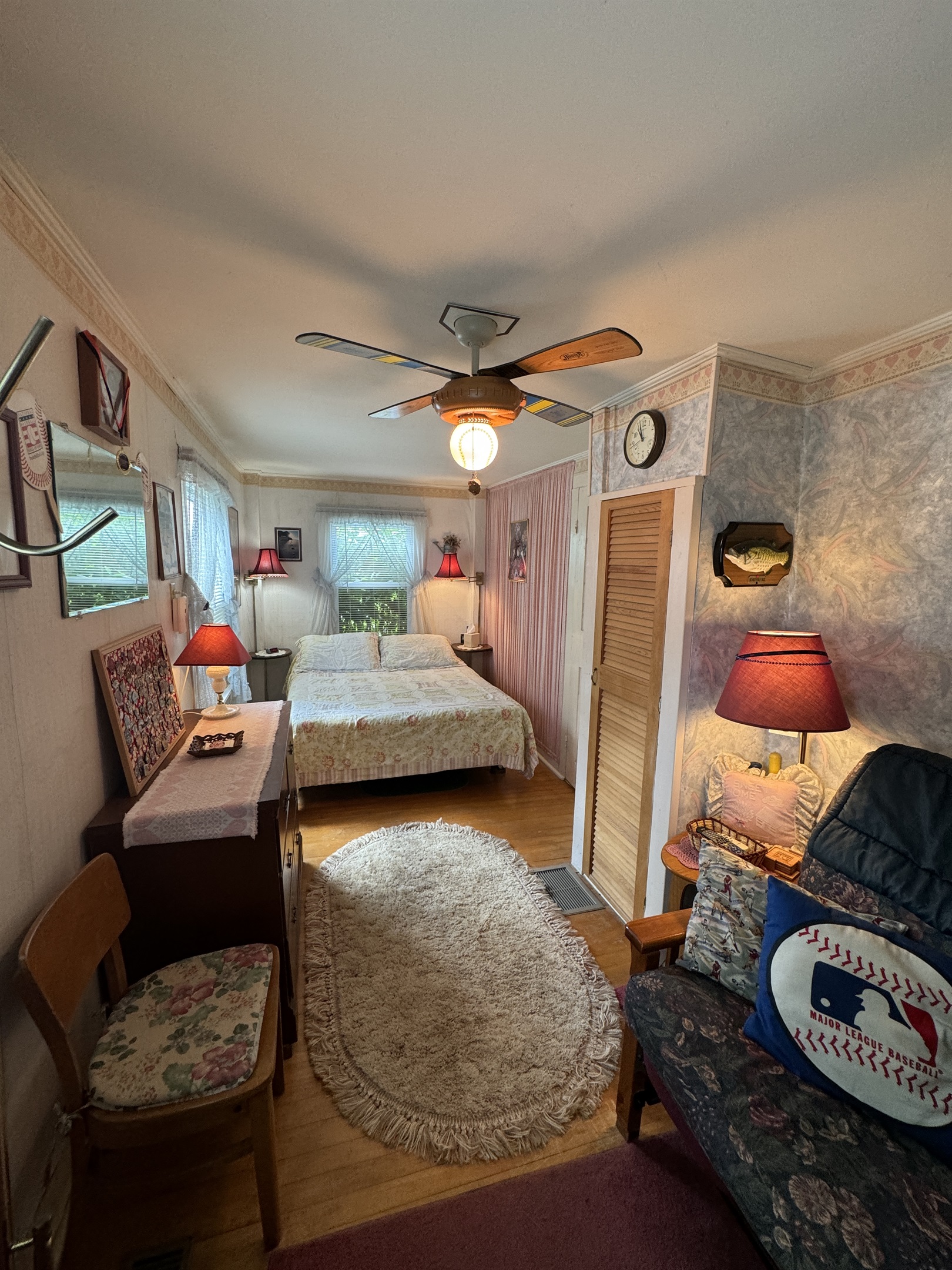 Queen bedroom with lounge area