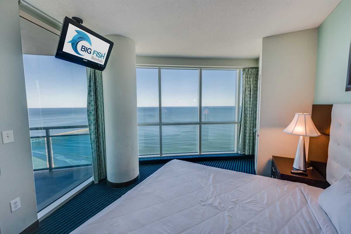 Beautiful Bedroom with Amazing Views 🌊☀️