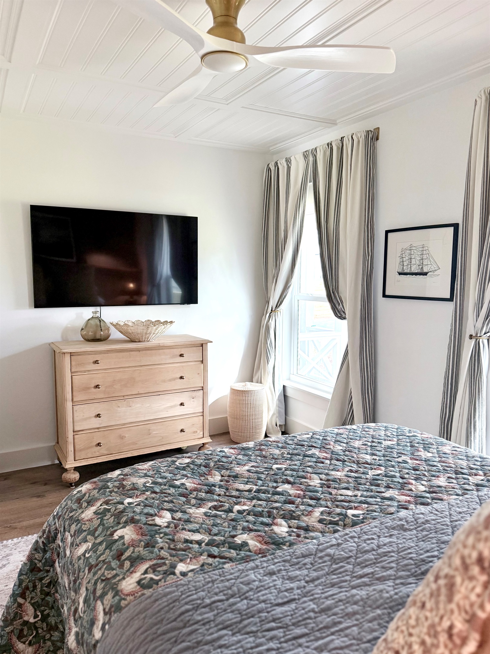 Queen bedroom