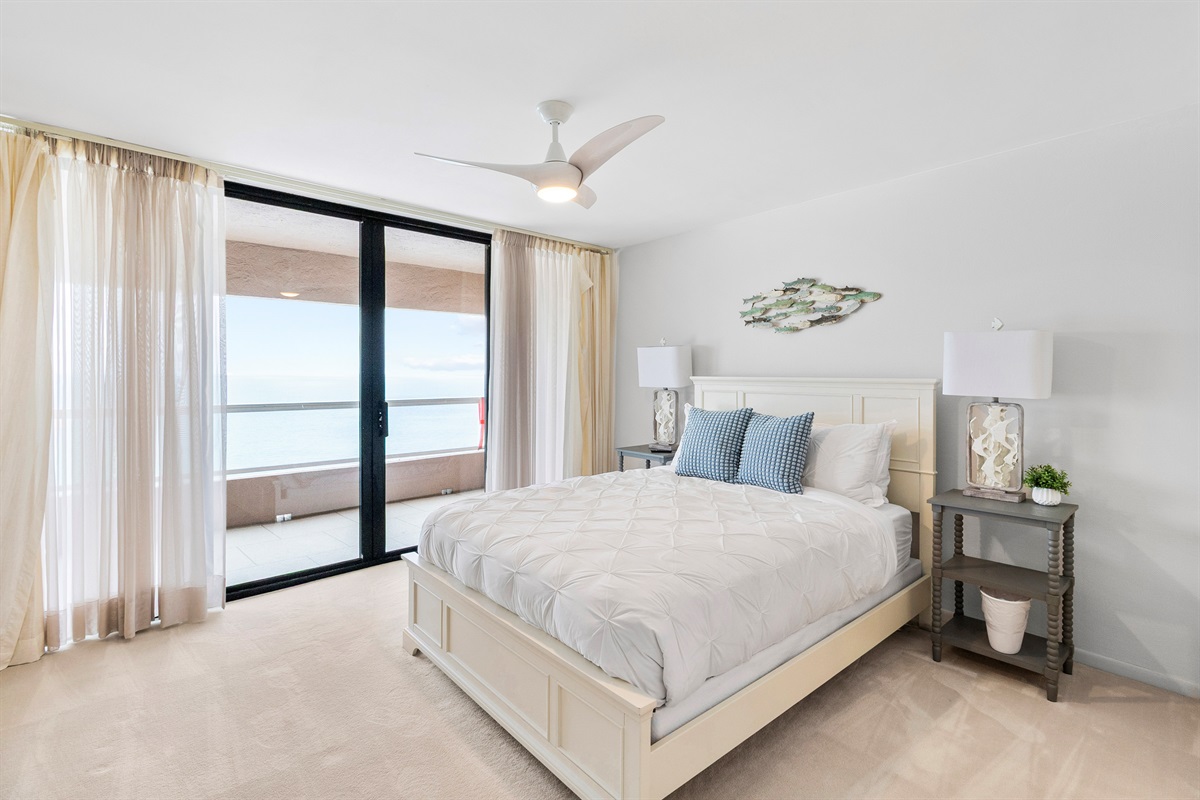 Bedroom 2, Queen size bed, ensuite bath, access to beachfront balcony