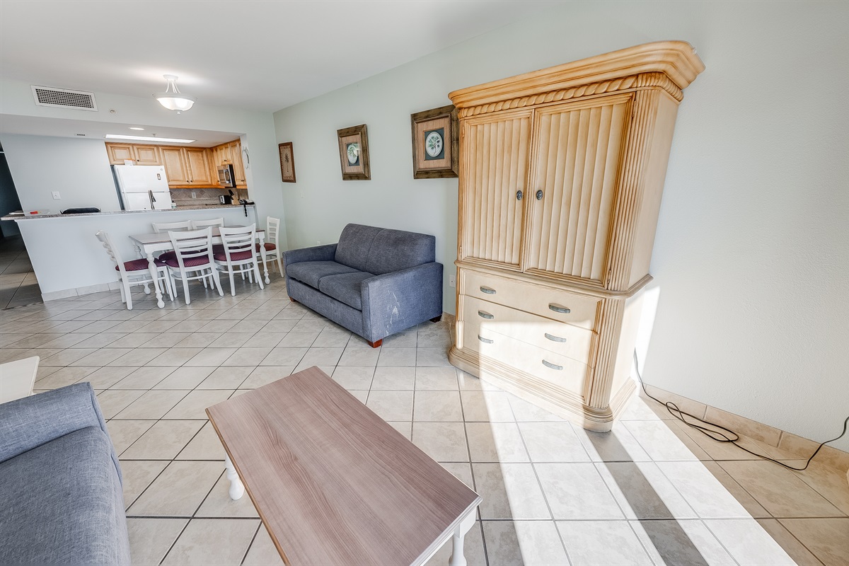 Living Room with Stunning Views🌊☀️