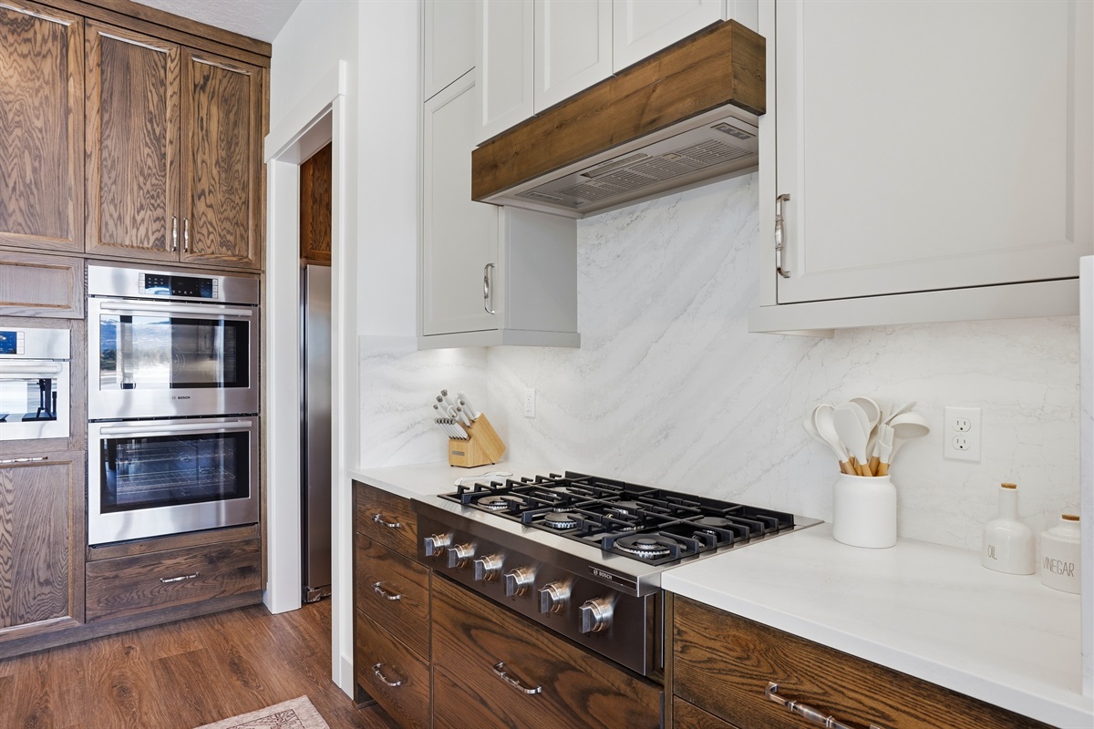 Prepare Meals in Style with High End Designer Finishes