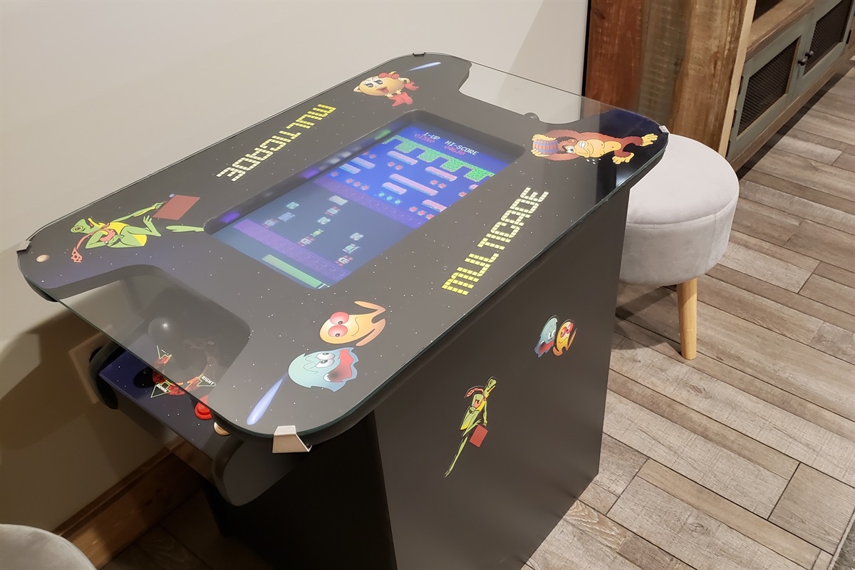 Multicade with tons of vintage video games