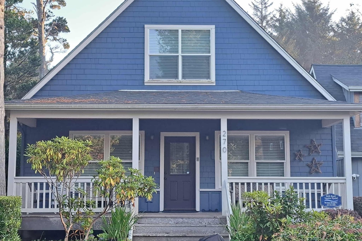 Welcome to your relaxing beach retreat, where comfort and coastal charm await!