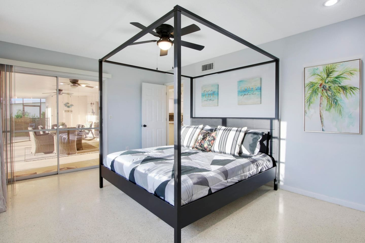 Main bedroom king bed