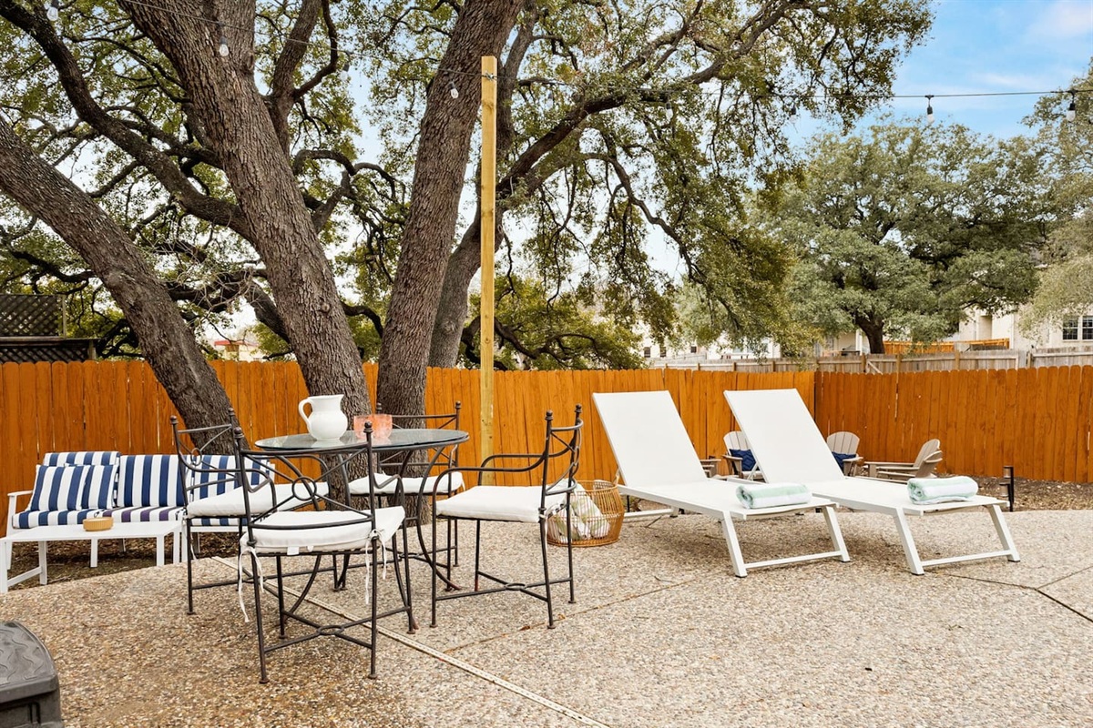 Take a break from fantastic San Antonio restaurants and dine in the fully fenced backyard.