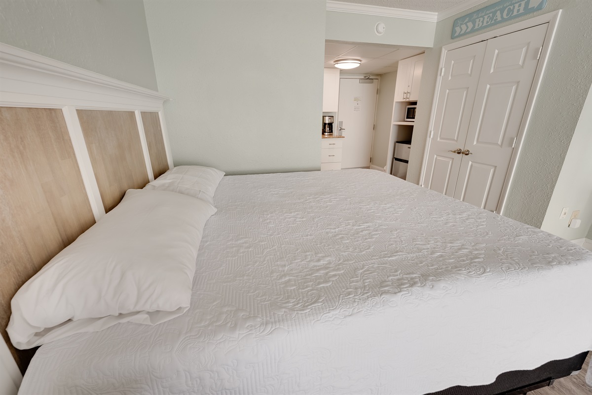 Room with Stunning Views🌊☀️