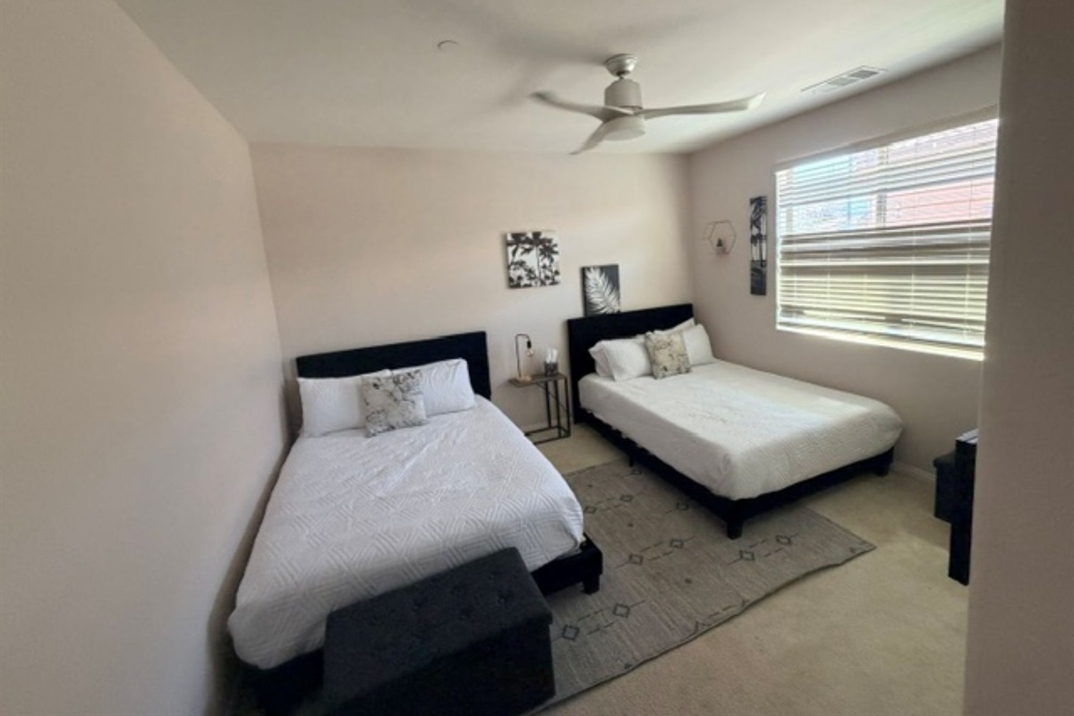 Sleeps 4 - 2 queen beds