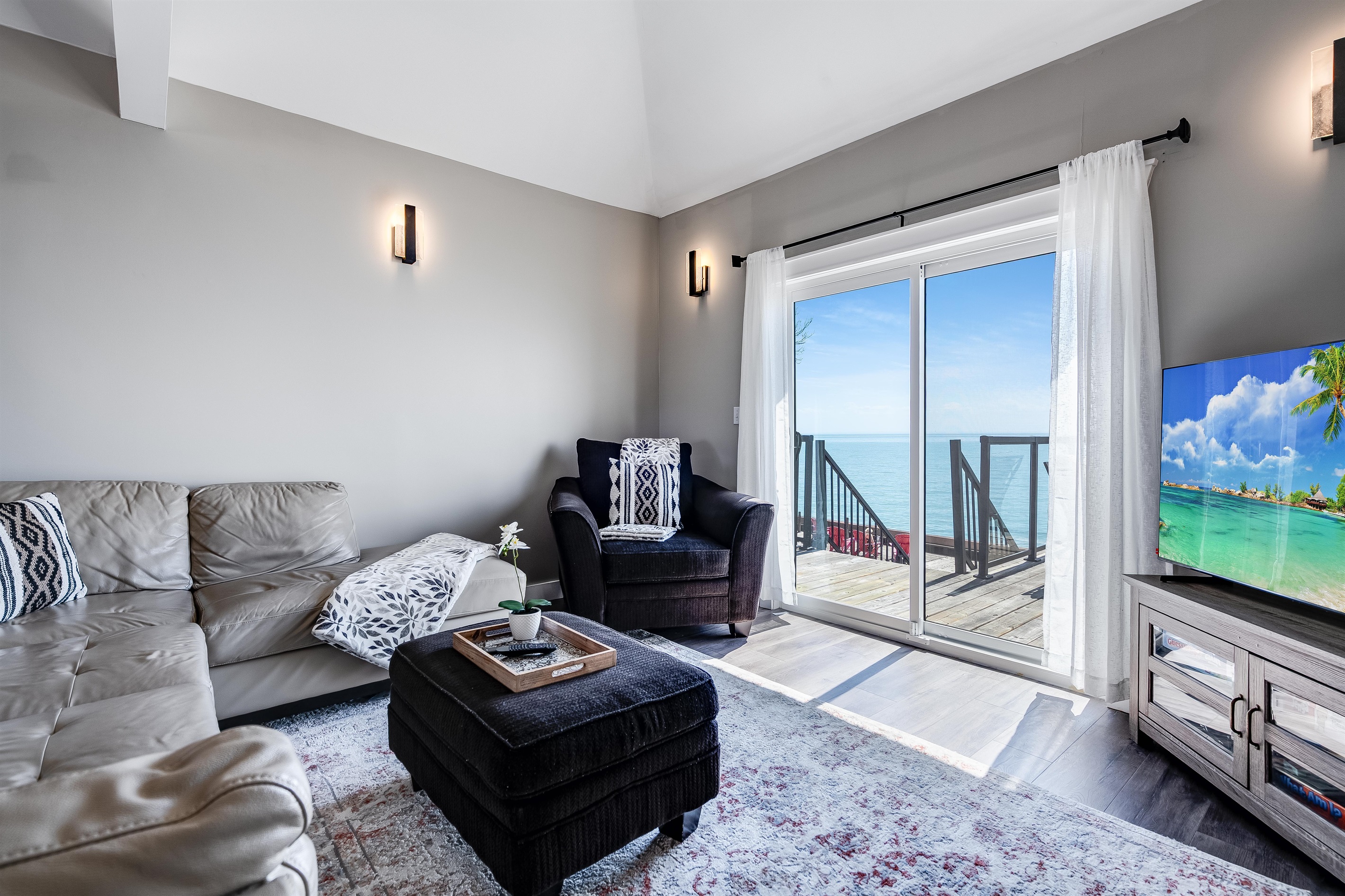 Clean lines and cozy textures in perfect harmony