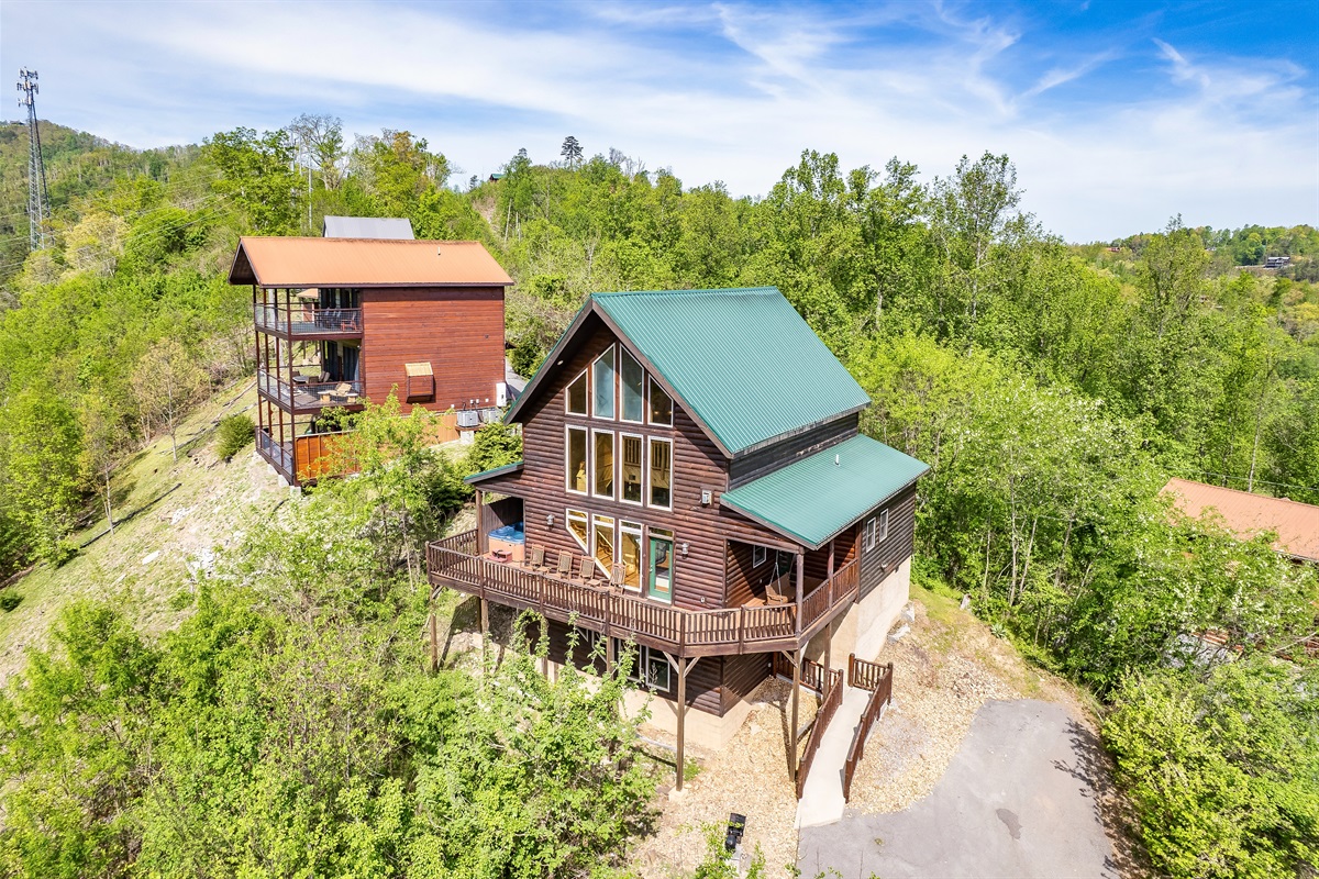 Enjoy Stunning Sunrises & Sunsets from Your Cabin Retreat that is close to both Pigeon Forge and Gatlinburg