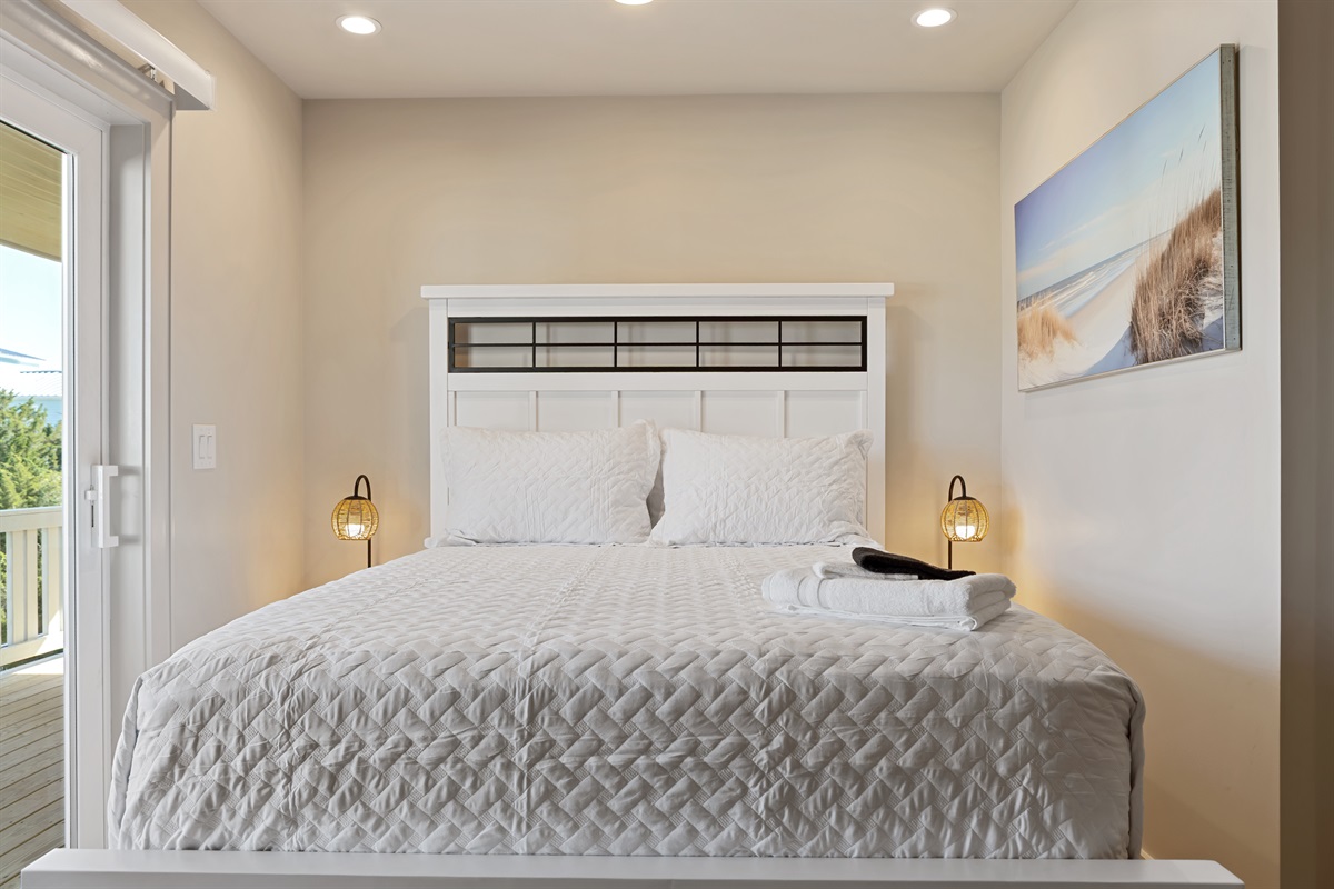 Bed linens provided | 2nd floor