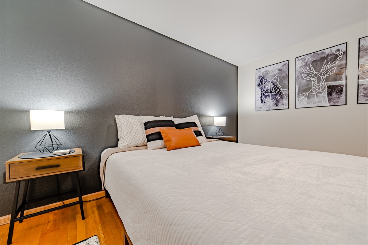 Queen Bed - Perfect for a good night's rest