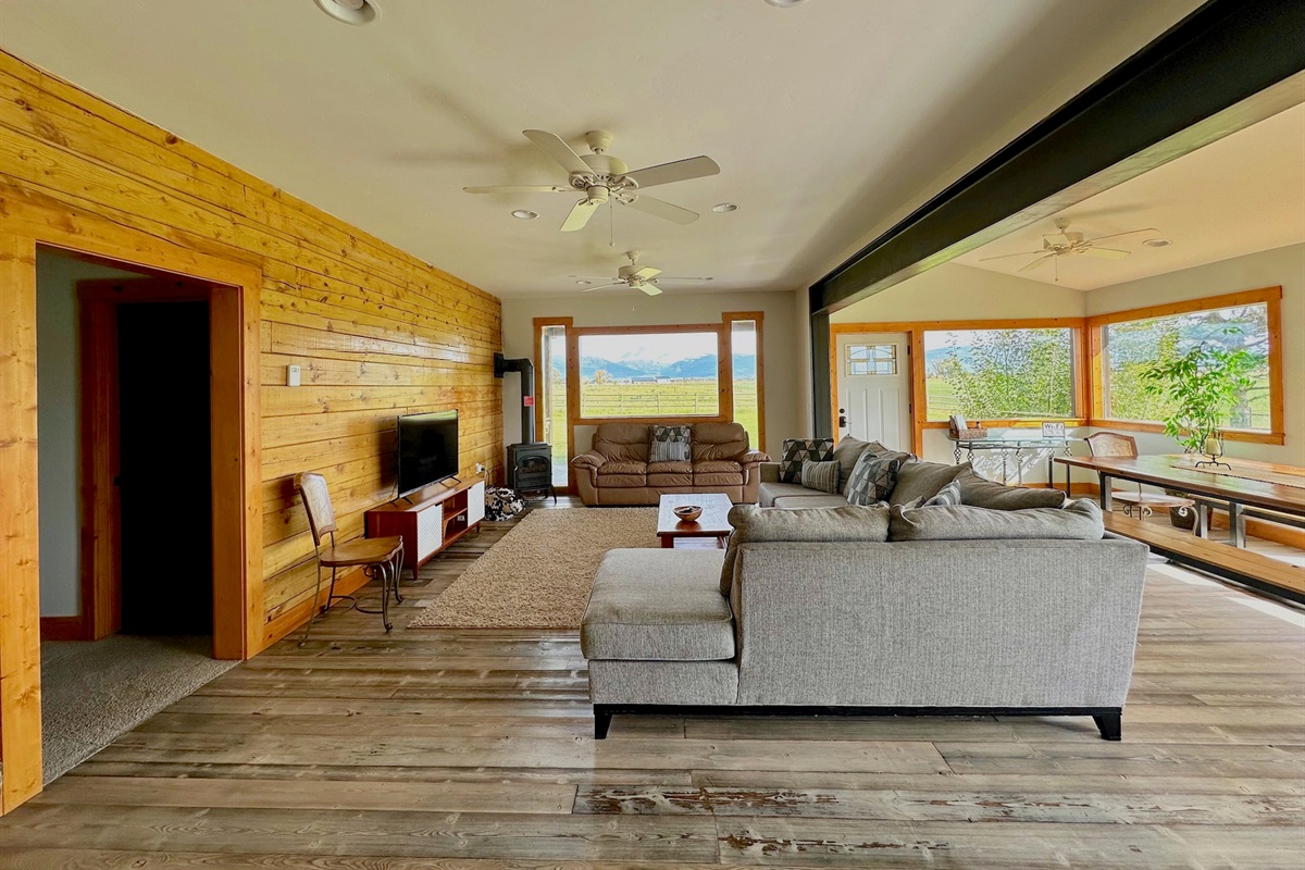 Unit A Bright open family and dining room