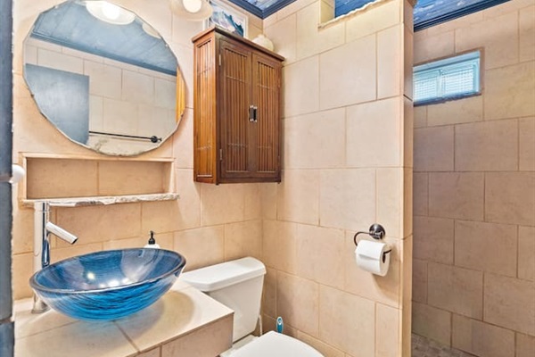 Bath and Bed linens provided