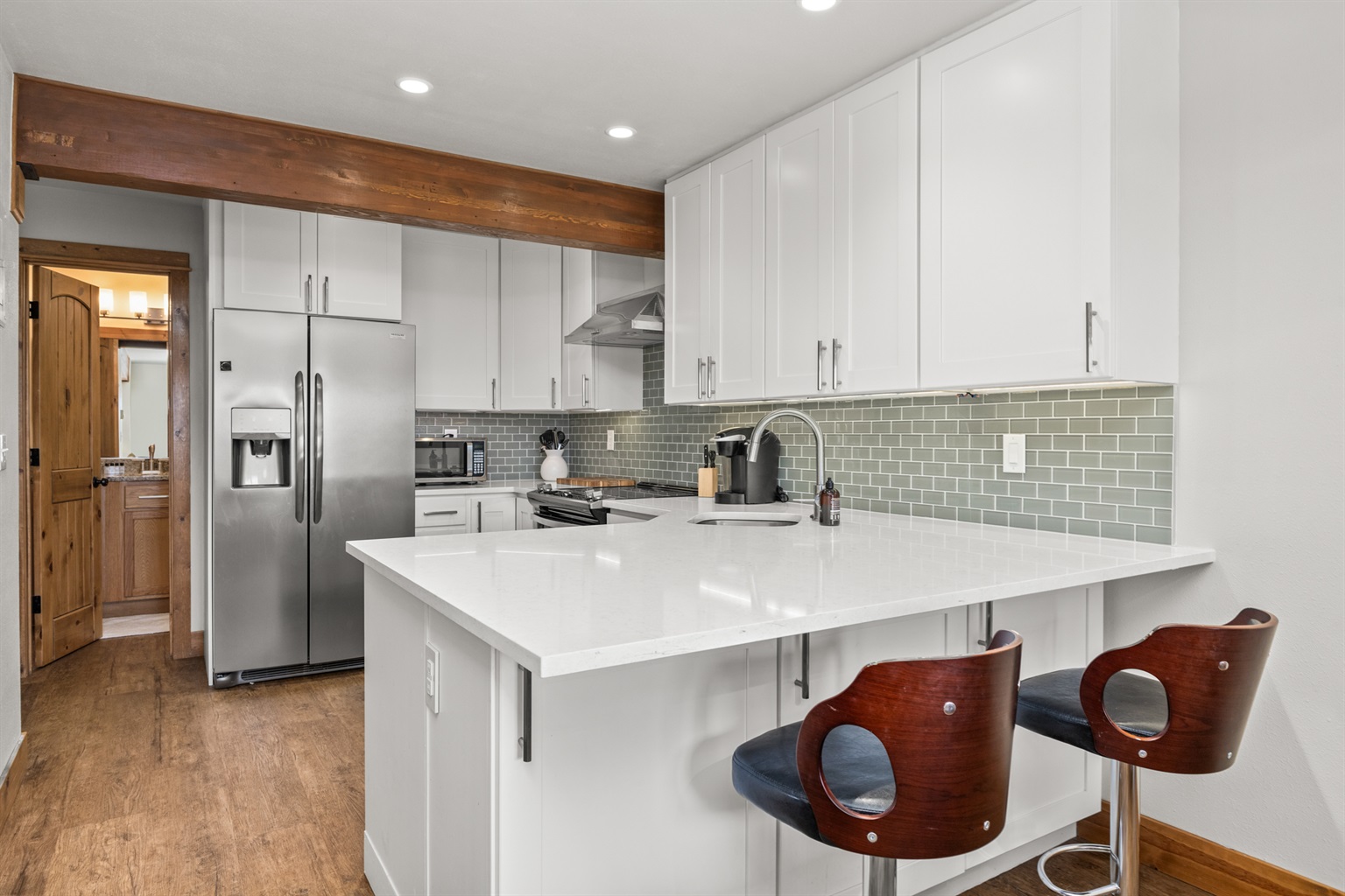 Modern Kitchen | Breakfast bar for 2