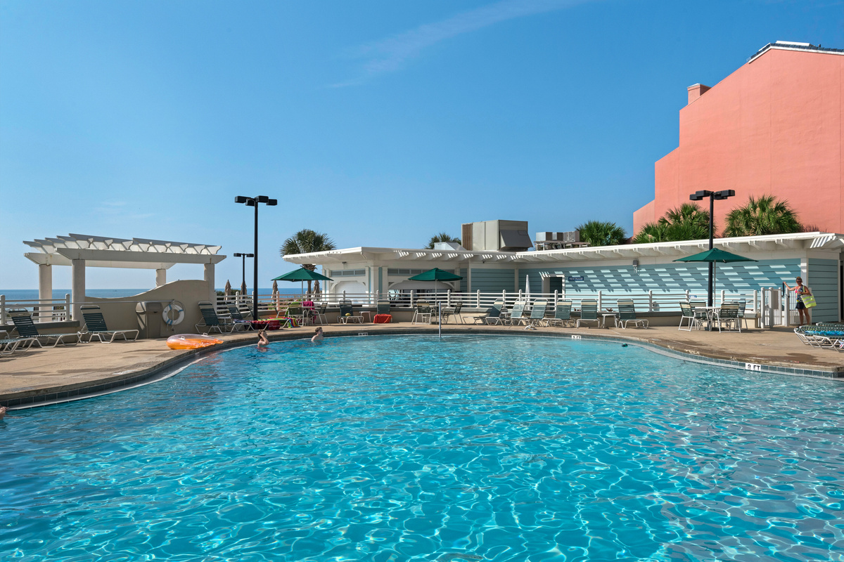 Upper pool with Gulf views.