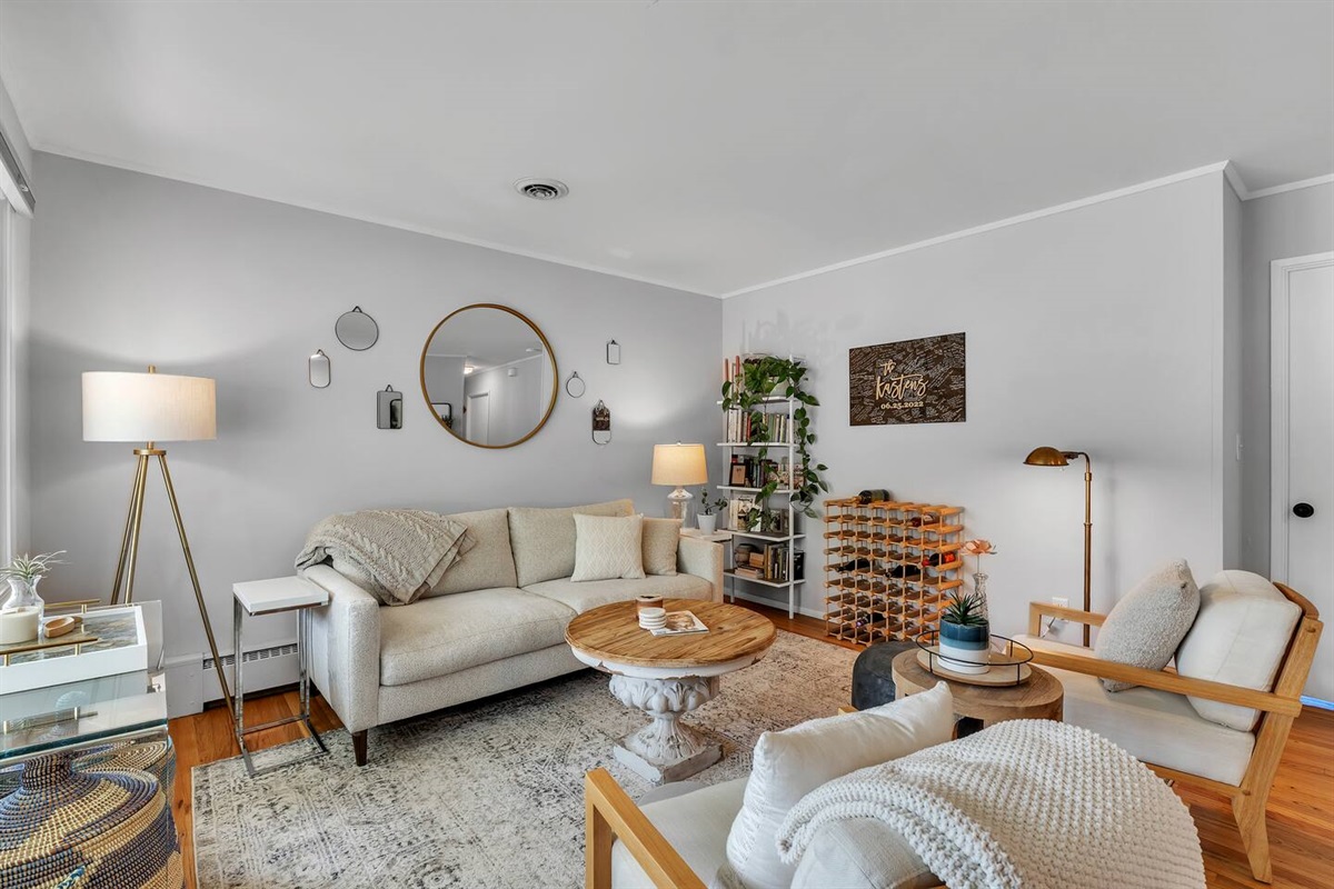 Gather in the main living room and enjoy unforgettable moments with family and friends.