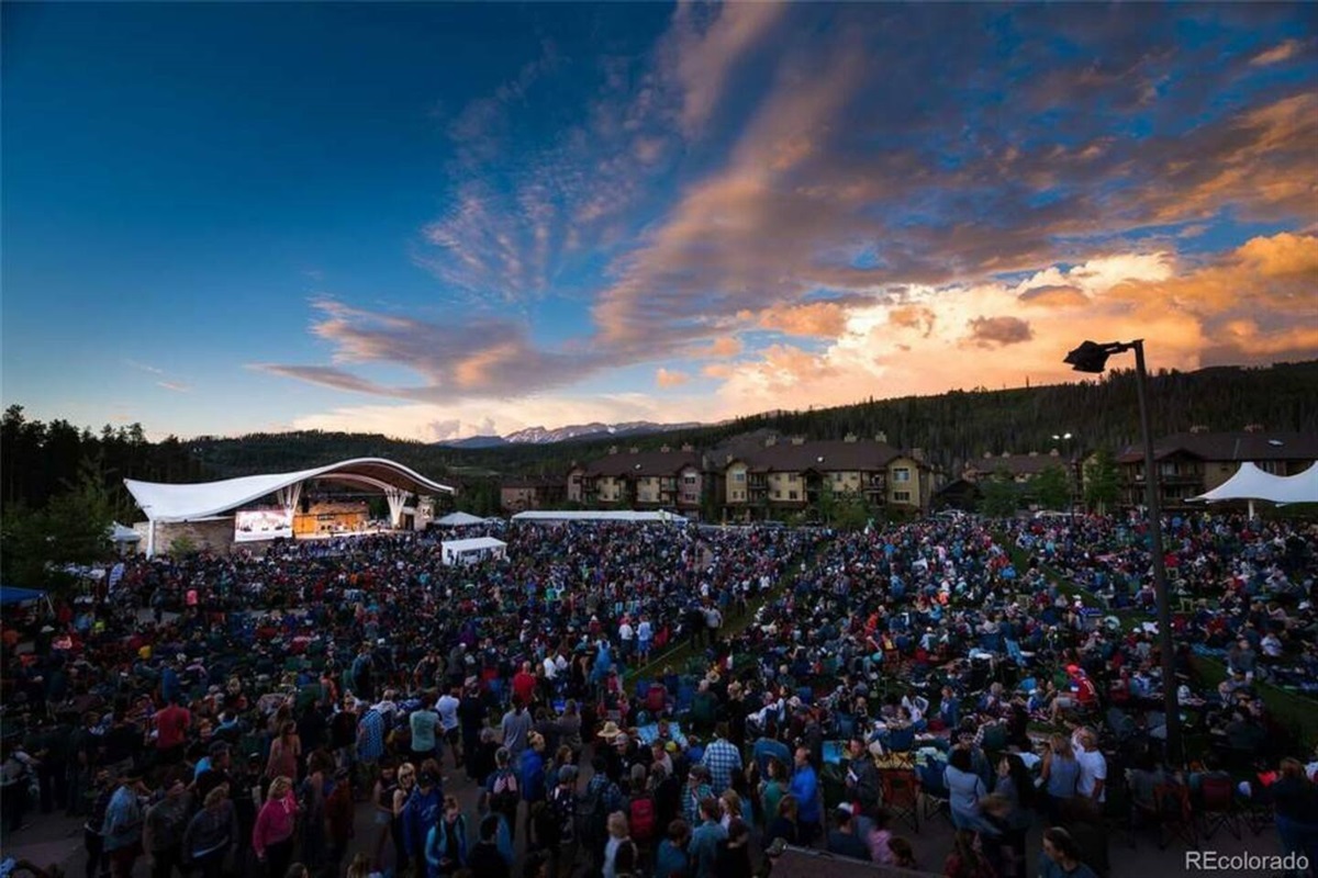 There is lots to do in Winter Park during all 4 seasons, including live music regularly at the amphitheater in downtown Winter Park