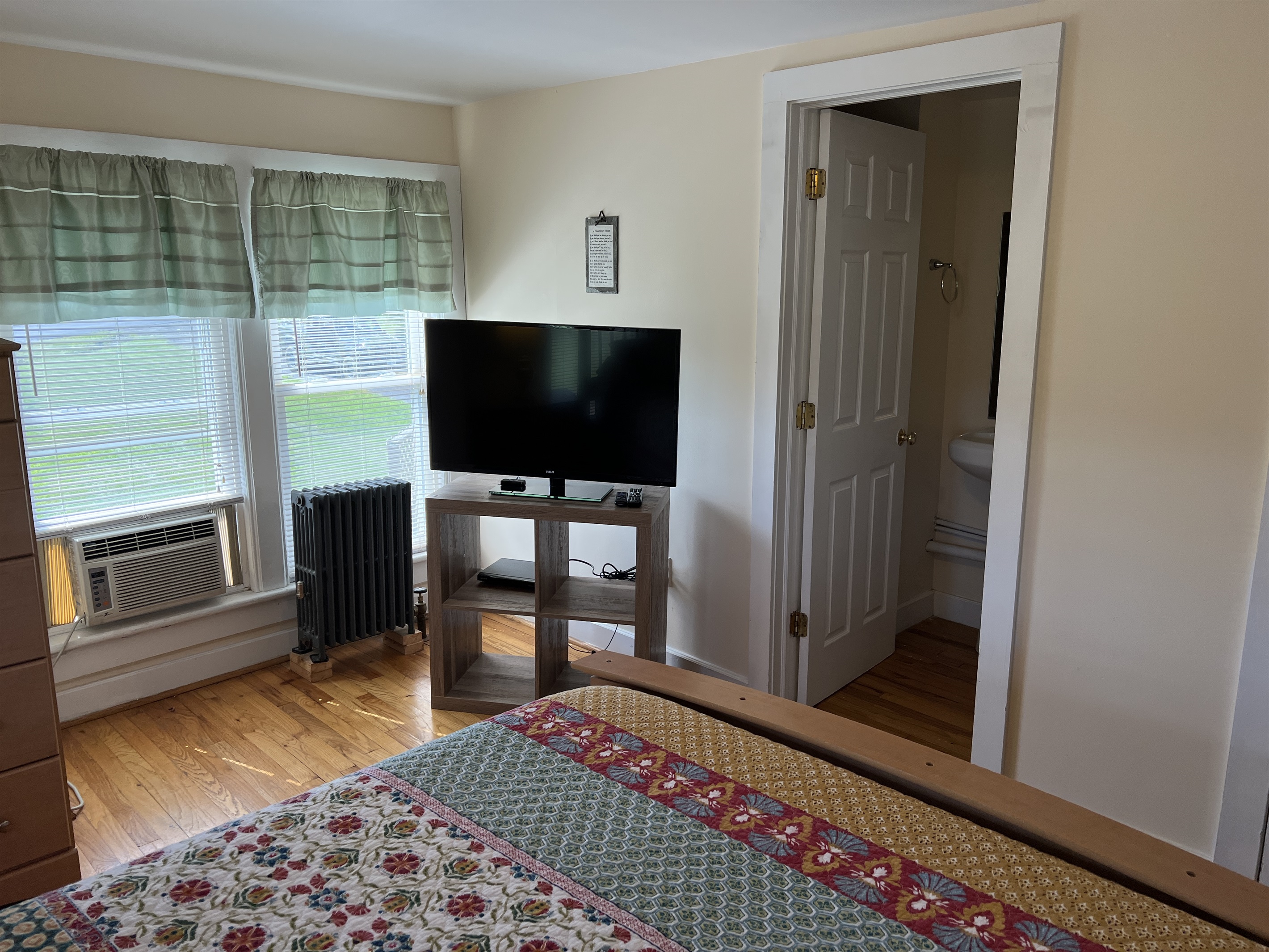 2nd floor Queen with ensuite bath