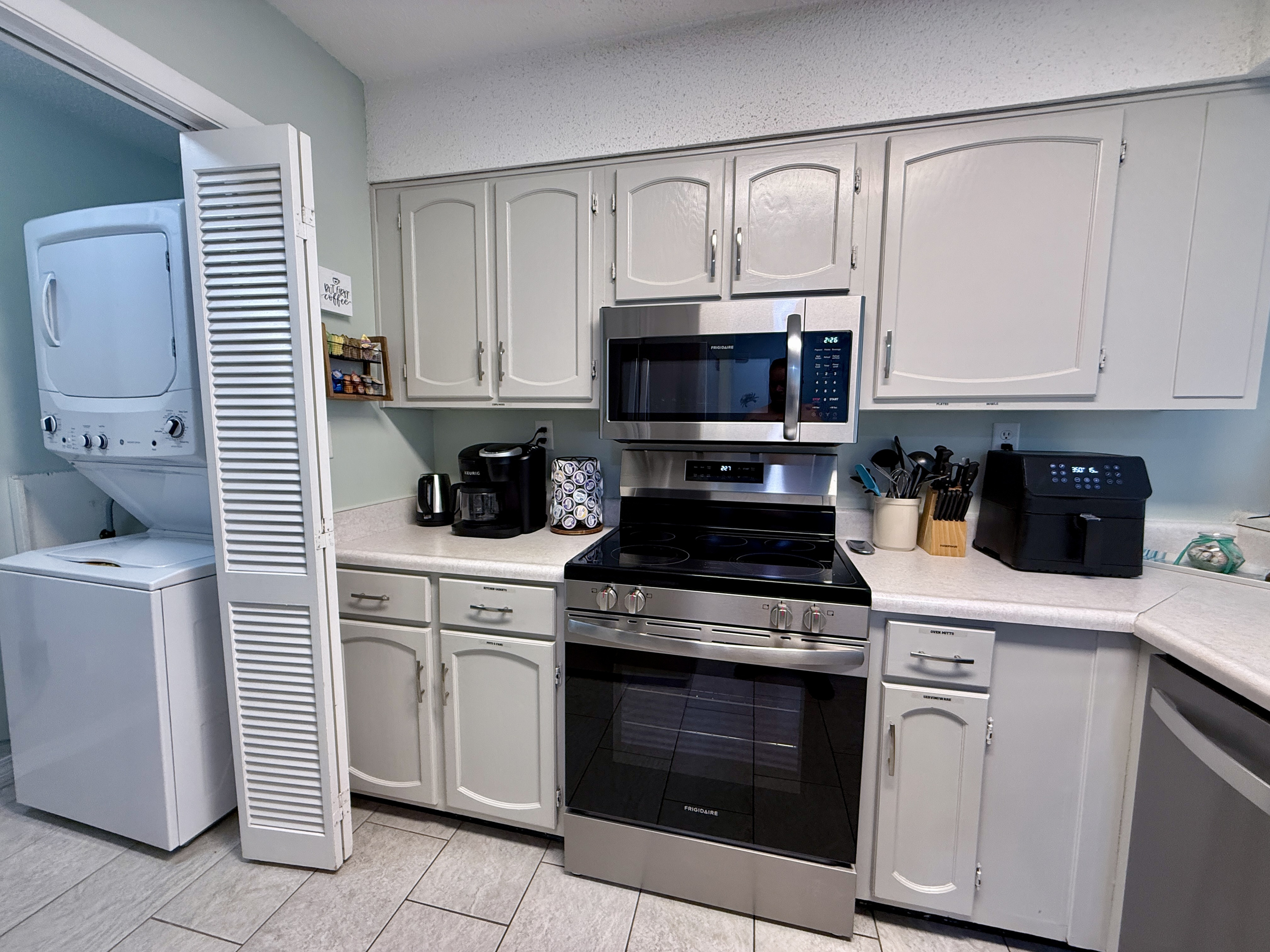 Full kitchen is fully stocked with everything you need. Blender, air fryer, coffee bar, we have it!