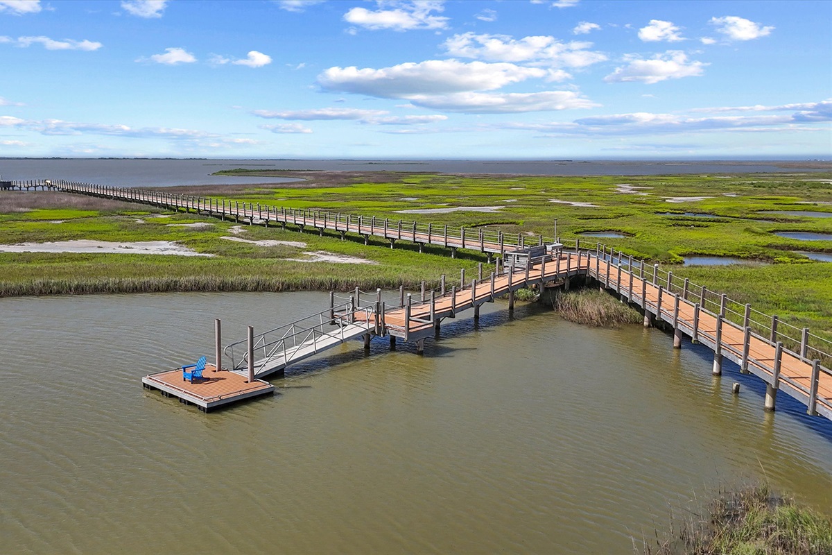 Access to Seahorse Beach Club's private fishing pier is included with this rental. Relax with family and friends as you catch a tasty dinner.