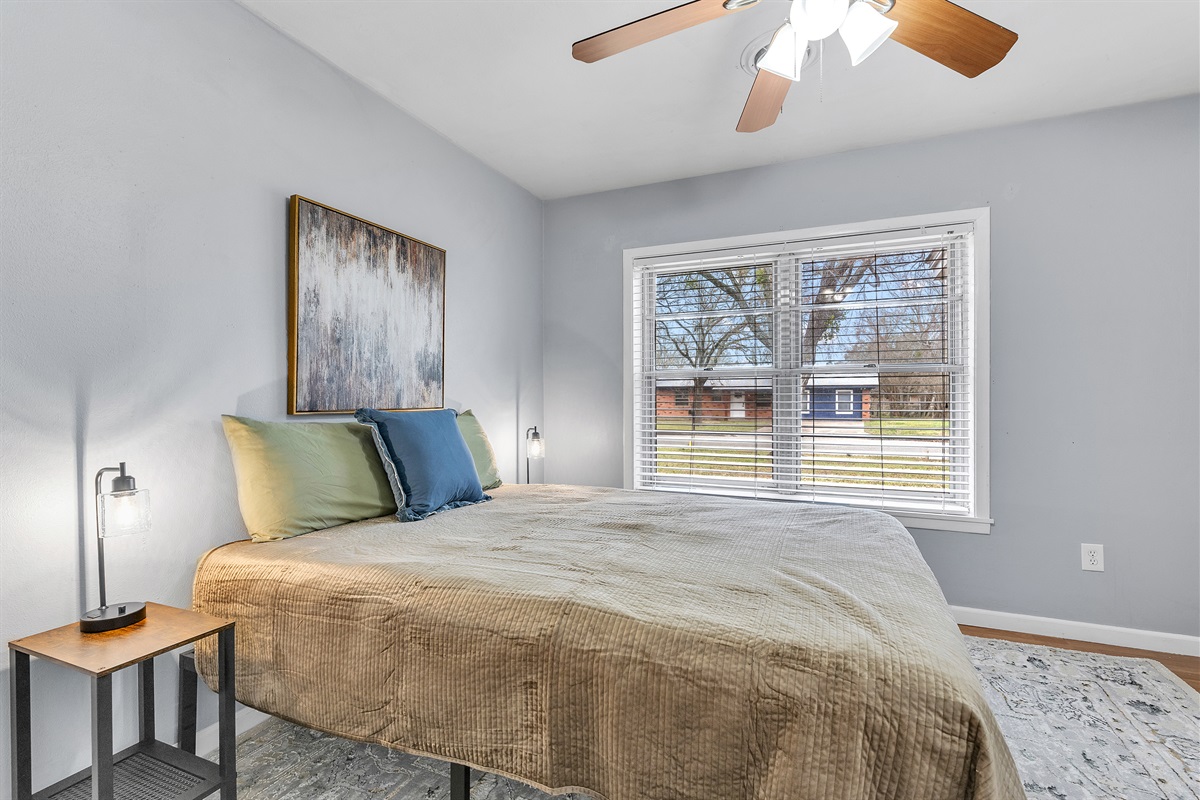 Bedroom 4 - Queen Bed