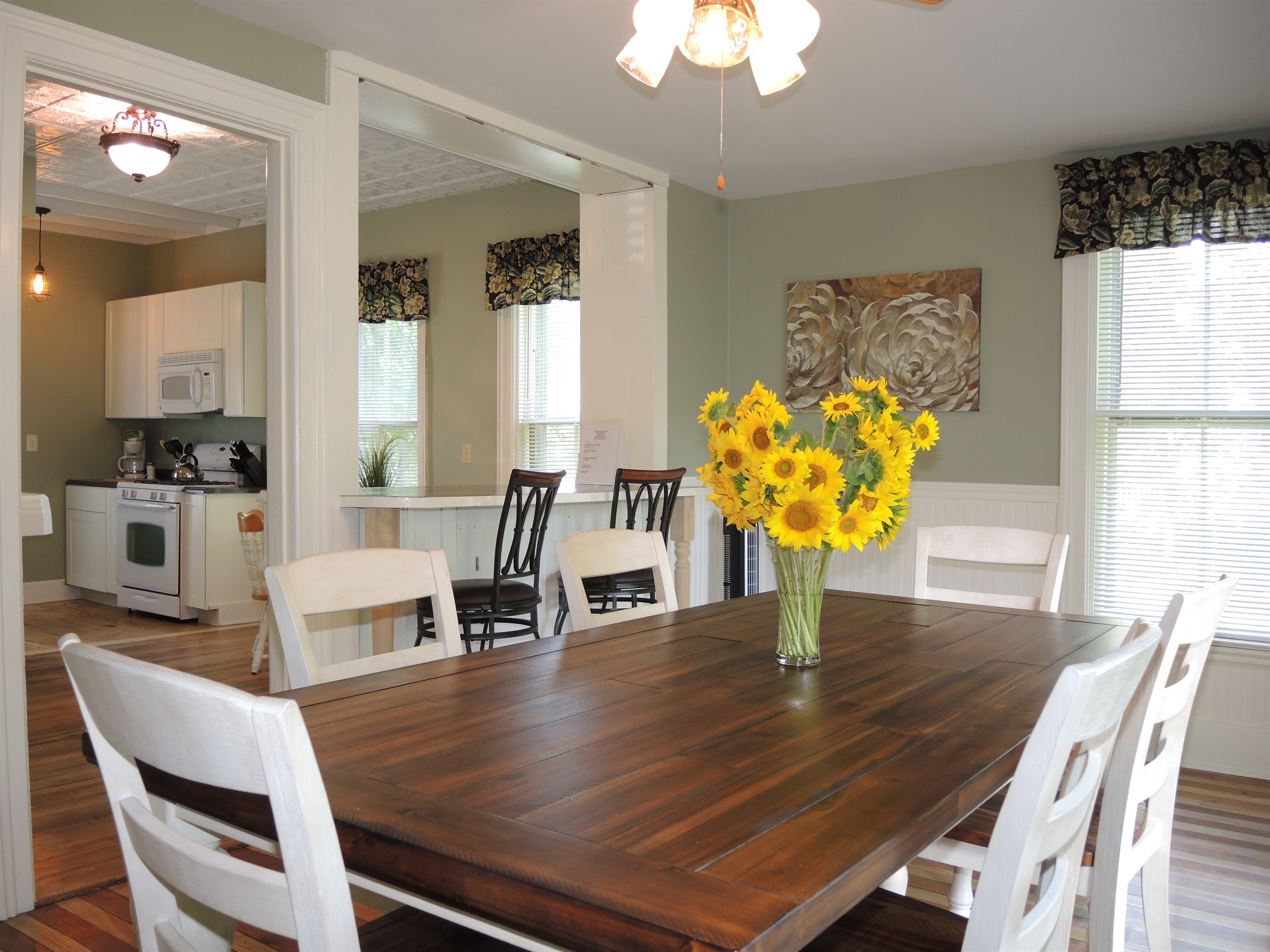 Doyle House - Dining/Kitchen