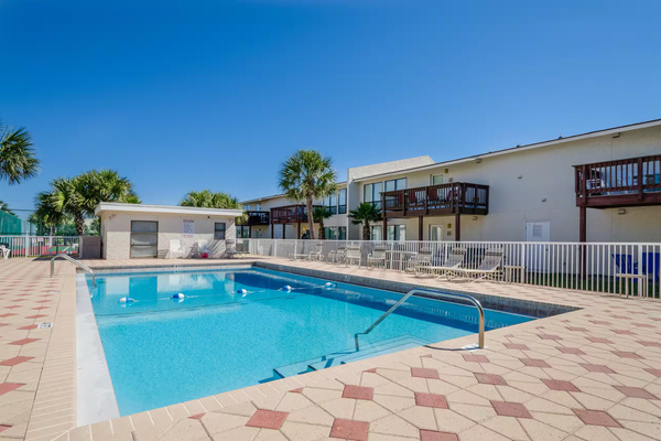 Community pool