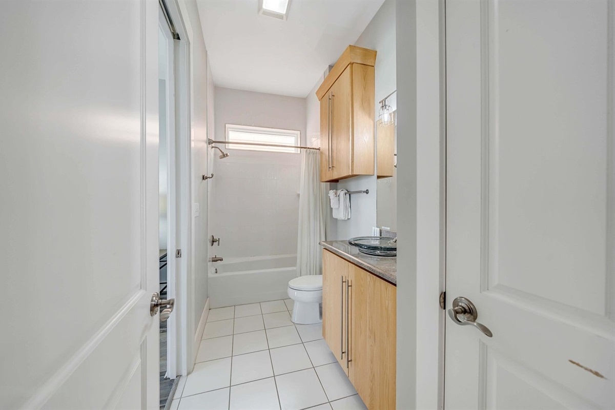 2nd Bathroo